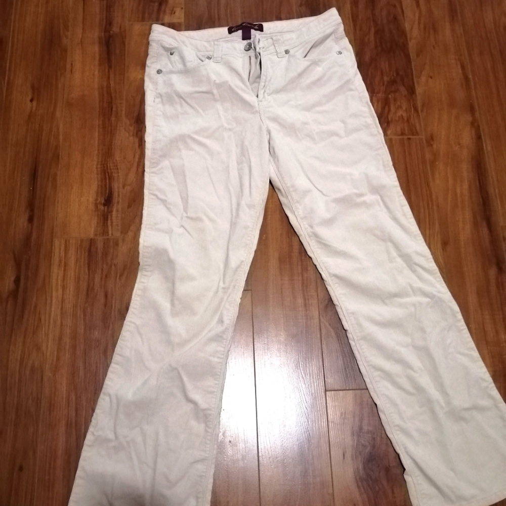Gloria Vanderbilt corduroy pants